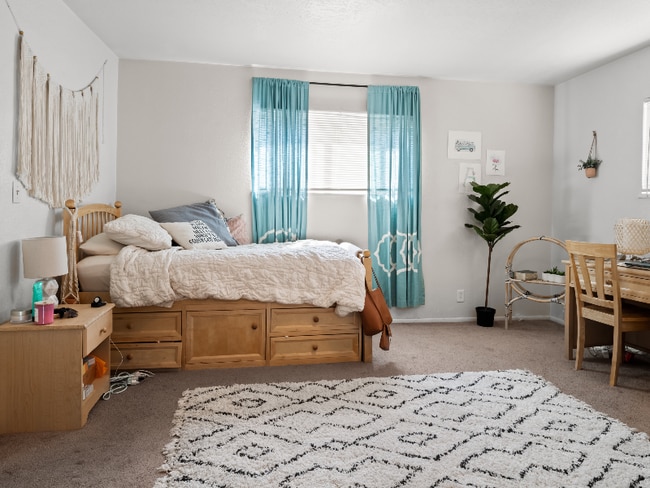 Building Photo - 544 E 600 N