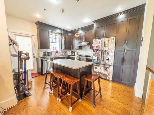 Photo - 9 Montague St
