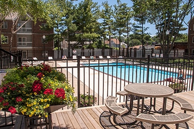 Drake Pointe - Drake Pointe Apartments