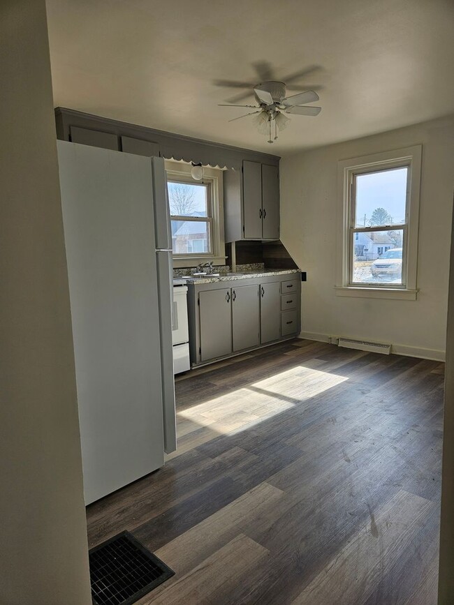 Photo - 101 N Forrest St