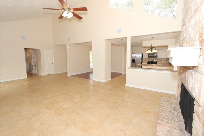 Photo - 2731 Colony Dr