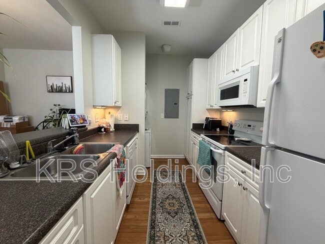 5229 Elston Ln
