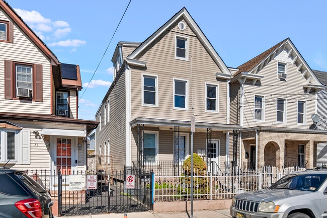 Building Photo - 79 Irving St Unit 2