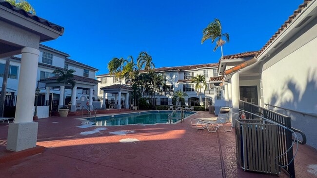 Building Photo - 735 SW 148th Ave Unit 17