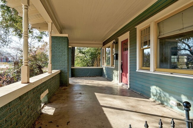 Photo - Fantastic Remodeled 4BD/2BTH in the Paseo District