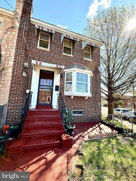 Photo - 324 S 27th St