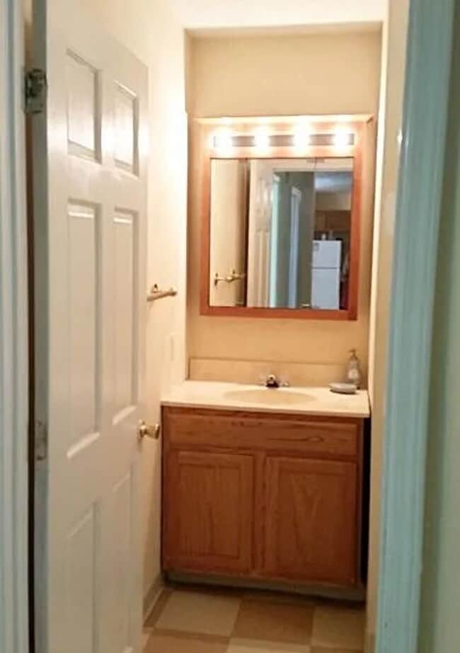 Photo - J-Ville Duplex: 11180/82 Unit 11182