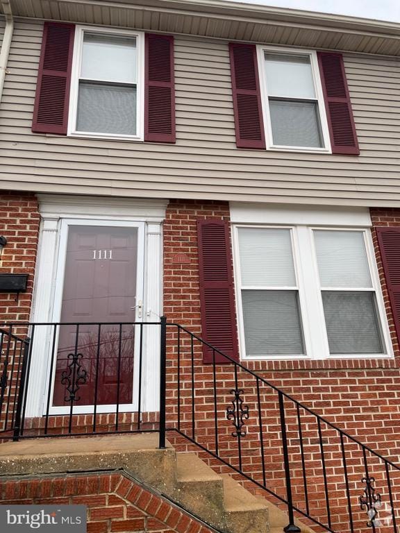 Building Photo - 1111 Davis St Rental