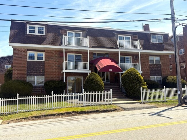 Photo - Beautifully maintained 2 bedroom Condo on Andover/Lawrence border