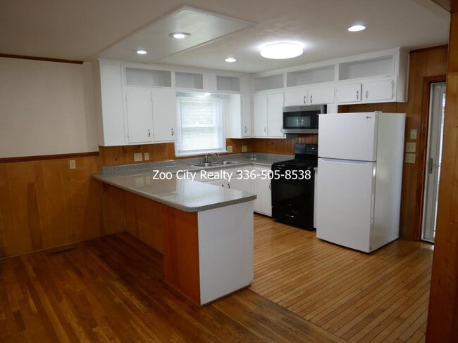 Photo - 678 Mack Rd