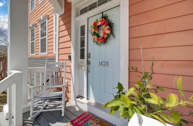 Photo - 1428 Bloomingdale Ln