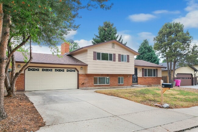 Renovated 4-Bedroom Home with Finished Bas... - Renovated 4-Bedroom Home with Finished Bas...