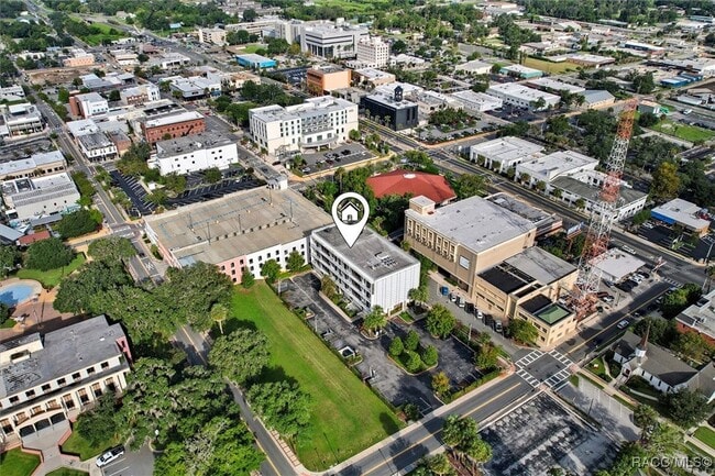 Building Photo - 302 SE Broadway St