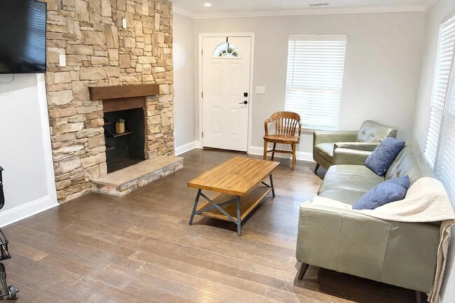 Photo - 1903 E 13th St