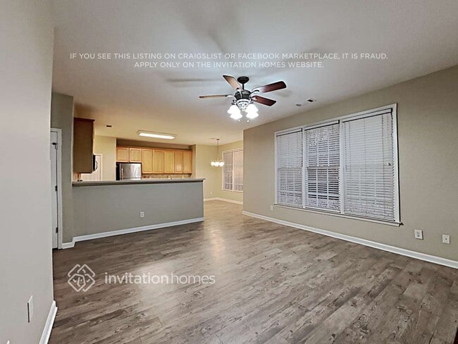 Photo - 350 Hillside Manor Dr NE