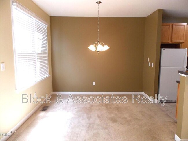 Photo - 5523 Cottonrose Ln