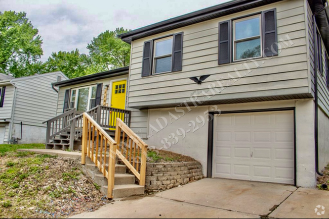 Building Photo - Beautiful 3 Bed 1 Bath Home in KCMO-Availa...