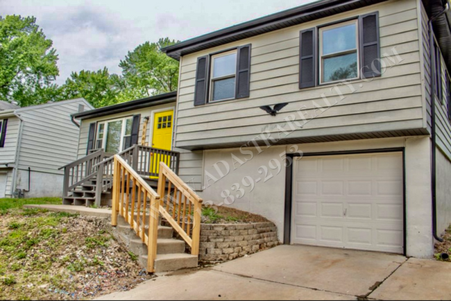 Beautiful 3 Bed 1 Bath Home in KCMO-Availa... - Beautiful 3 Bed 1 Bath Home in KCMO-Availa...