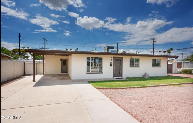 Building Photo - 4236 N 50th Dr Rental