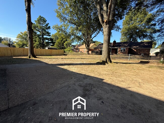 Photo - 4627 Chelwood Dr