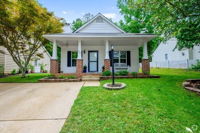 Building Photo - Updated High Gate Park Bungalow Just Short... Rental
