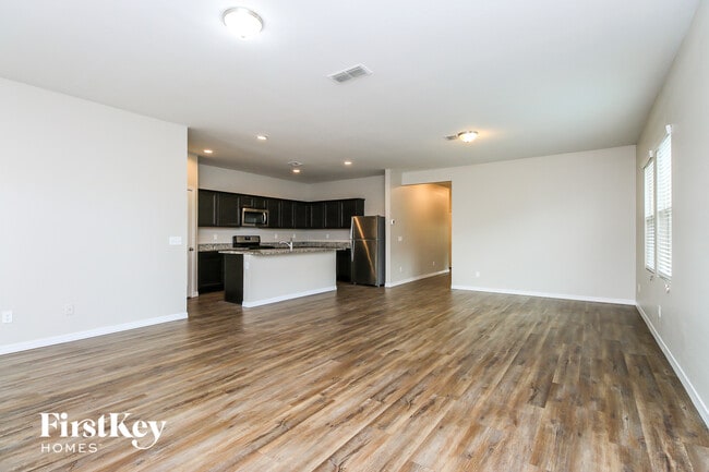 Photo - 398 W Powell Dr