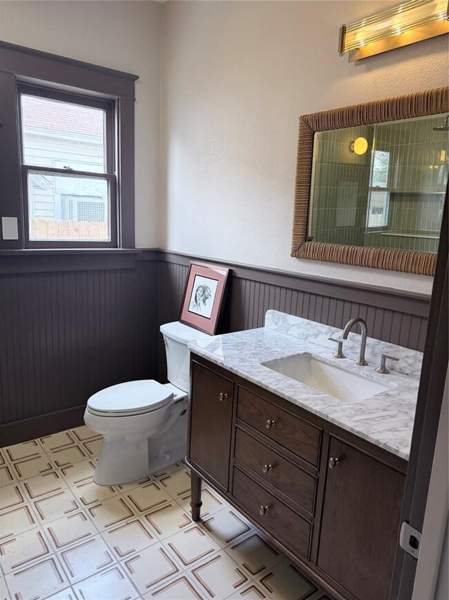 Photo - 1914 W Magnolia Ave