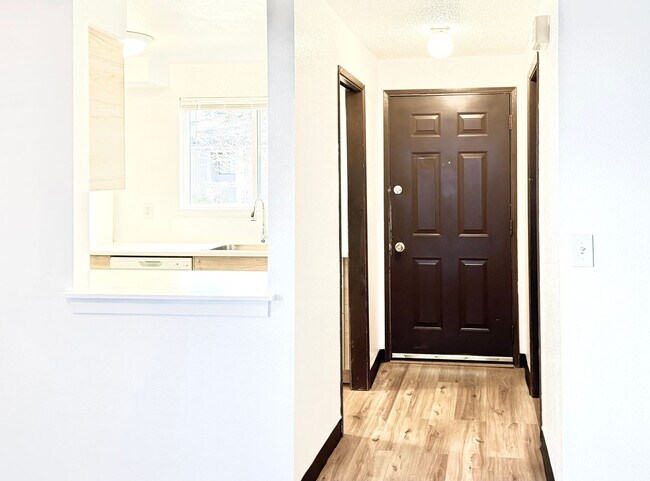 Photo - Bright & Beautiful Townhome- Fully Remodeled Kitchen and Bathrooms - Spacious Yard!