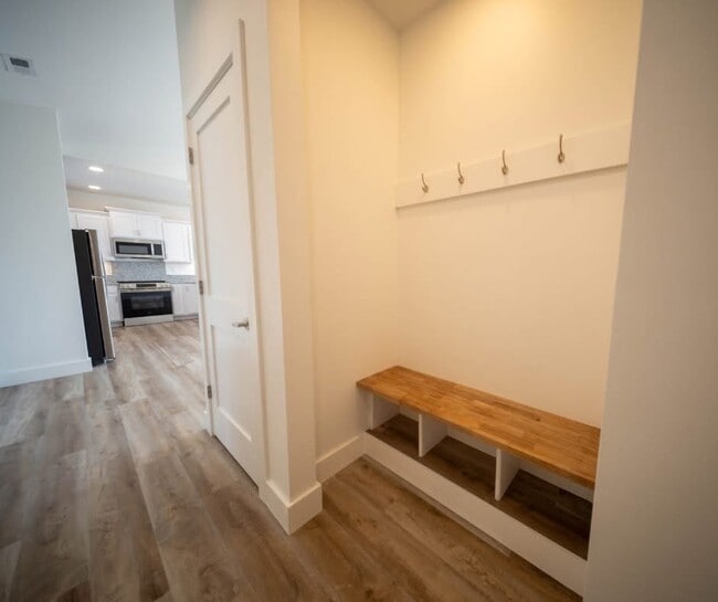 3X2 - Bella Vista Condominiums