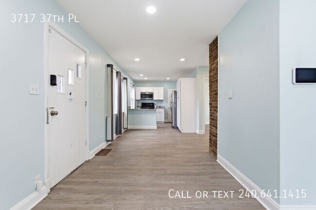 Photo - 3717 37th Pl