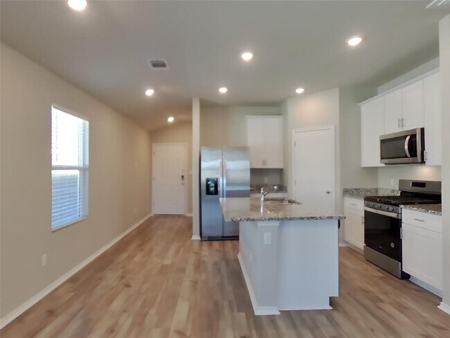 Photo - 5300 Saddle Clb Dr