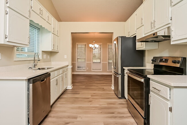 Photo - 5815 Mistyview Dr