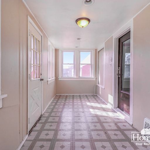 Photo - 4 bedrooms in River Park!