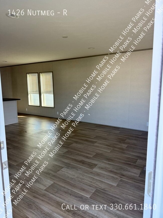 Photo - 1426 Nutmeg-R