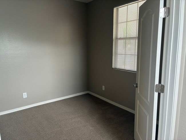 Photo - Special **BEAUTIFUL 3 BEDROOM/3 BATHROOM HOME LOCATED IN EASTMARK (ELLSWORTH & RAY)**