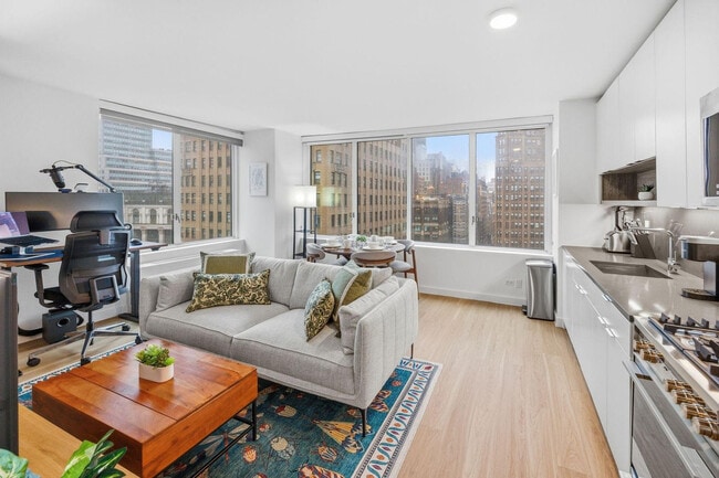 Building Photo - 68 W 37th St