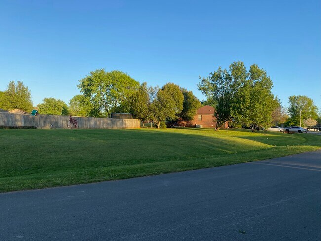 Photo - 137 Laredo Cir