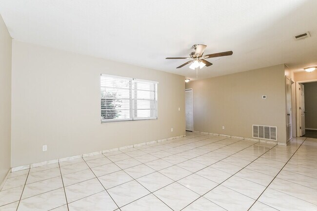 1410 Orchid Ln