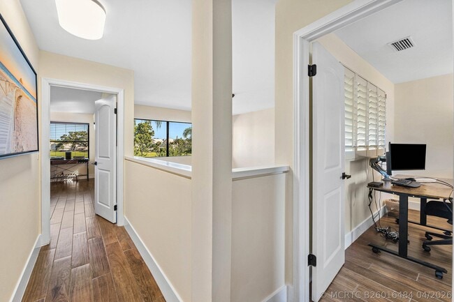 858 Windermere Way