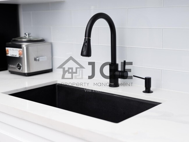 Photo - 270 NE 191st St Unit 103