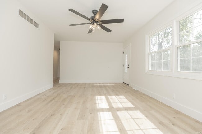 Photo - 711 Carole Dr