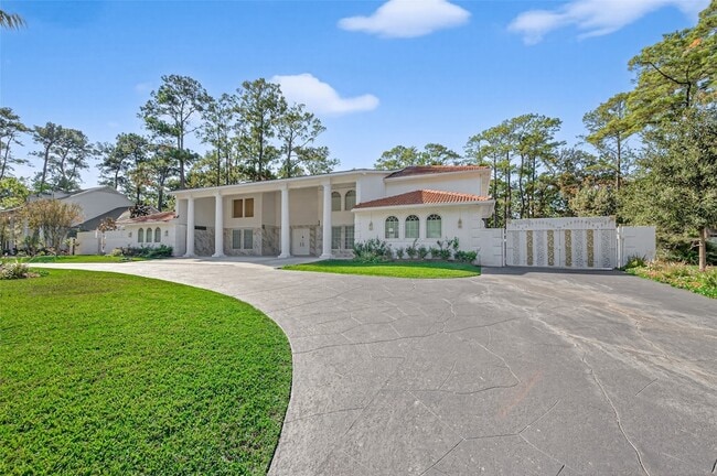 Photo - 24 Windermere Ln