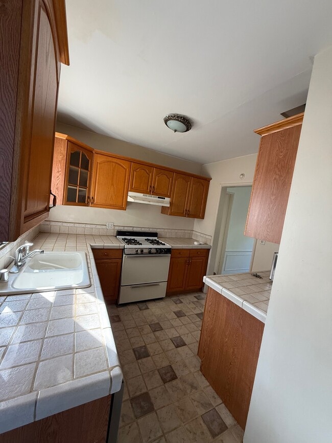 Kitchen - 1775 Kelton Ave Unit Like a Small House