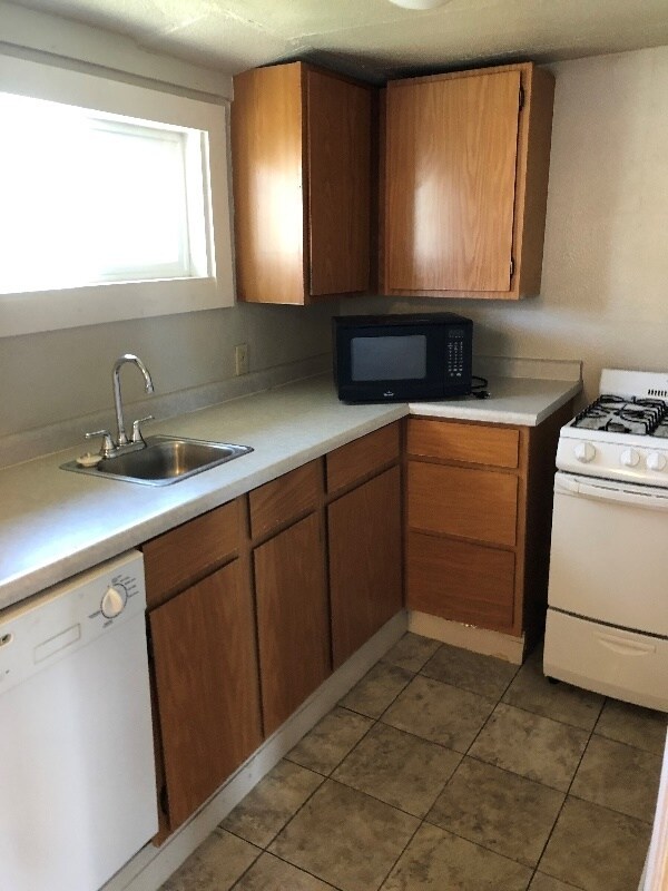 Photo - 746 Cook Ave