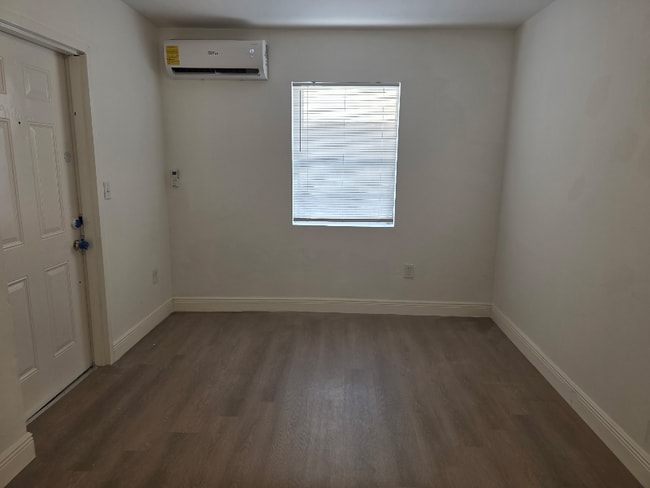 Building Photo - 3120 NW 22nd Ave Rental