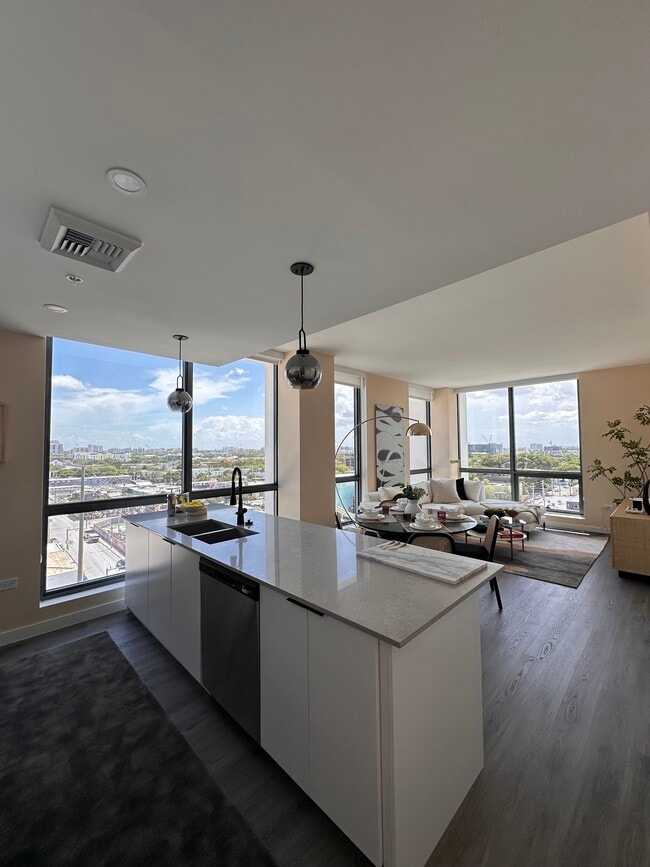 Photo - 114 NE 22nd St Unit B32