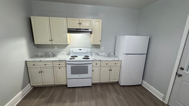 Photo - 219 W 15th St
