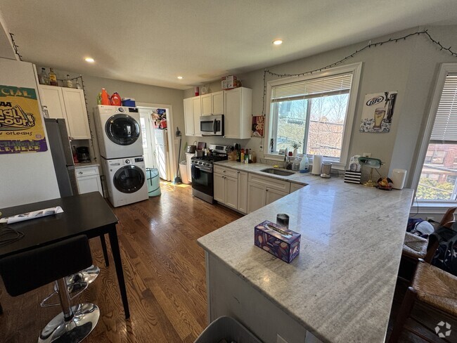 Building Photo - 3 Hamilton Rd Unit 2 Rental