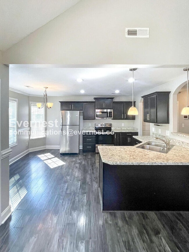 Photo - 492 Medallion Cir