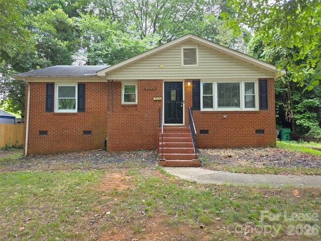 Building Photo - 4426 Holbrook Dr
